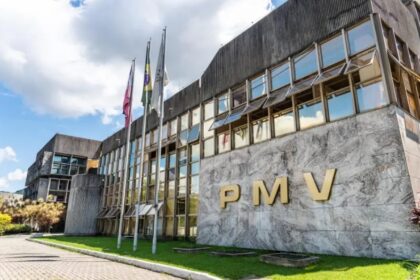 ES Hoje cita pesquisa realizada pela Paraná Pesquisas em Vitória.