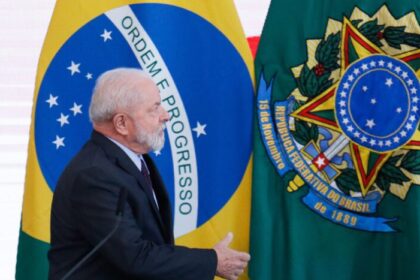 Poder 360 cita pesquisa realizada pela Paraná Pesquisas.