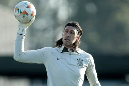 Cássio acerta rescisão, faz último treino no Corinthians, e clube prepara anúncio