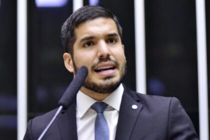O Povo cita pesquisa realizada pela Paraná Pesquisas em Fortaleza.