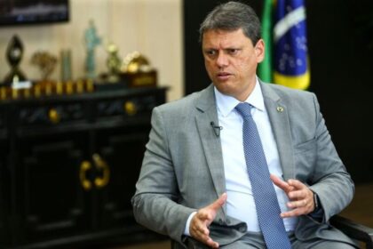 Revide cita pesquisa realizada pela Paraná Pesquisas em Ribeirão Preto.