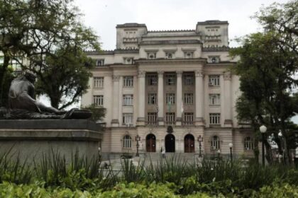 Santa Portal cita pesquisa realizada pela Paraná Pesquisas em Santos.