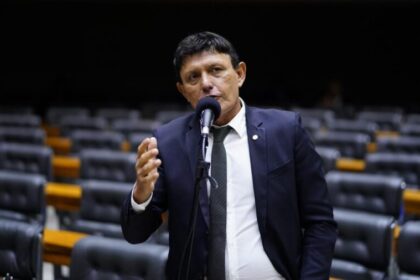 Conexão política em foco cita pesquisa realizada pela Paraná Pesquisas em Belém.