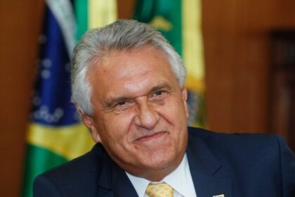 Folha Z cita pesquisa realizada pela Paraná Pesquisas.