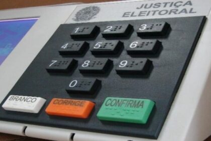 A Seguir Niterói cita pesquisa realizada pela Paraná Pesquisas em Niterói.