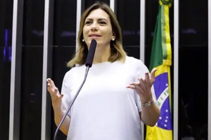 Revista Oeste cita pesquisa realizada pela Paraná Pesquisas em Santos.