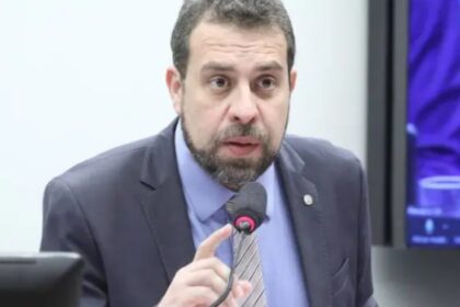 Revista Oeste cita pesquisa realizada pela Paraná Pesquisas em São Paulo.