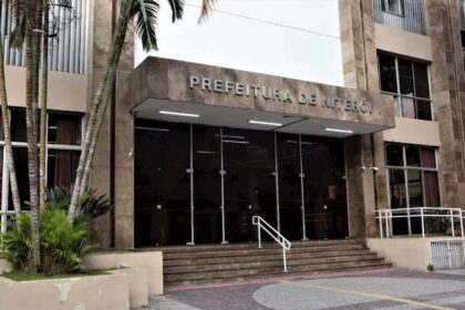 Head Topics cita pesquisa realizada pela Paraná Pesquisas em Niterói.