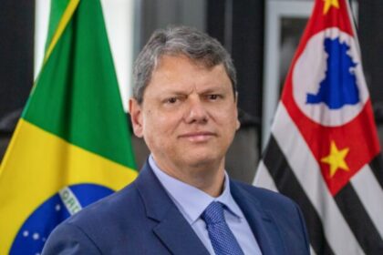 Folha de Alphaville cita pesquisa realizada pela Paraná Pesquisas em Santana de Parnaíba.