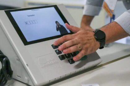 93 Notícias cita pesquisa realizada pela Paraná Pesquisas em São Paulo.