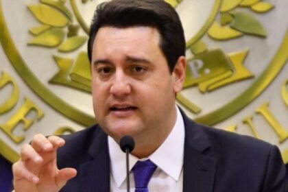 Alerta Paraná cita pesquisa realizada pela Paraná Pesquisas.