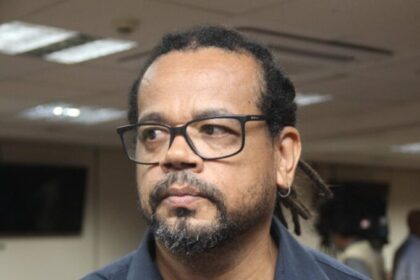 Portal Salvador FM cita pesquisa realizada pela Paraná Pesquisas em Salvador.