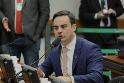 Blog do César Wagner cita pesquisa realizada pela Paraná Pesquisa em Fortaleza.
