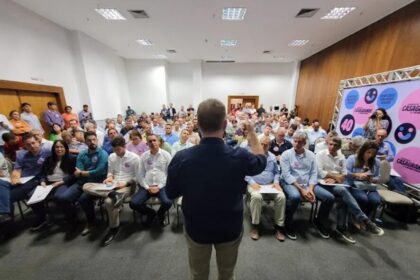 ES Hoje cita pesquisa realizada pela Paraná Pesquisas em Vitória.