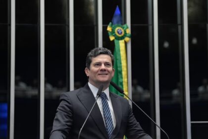 Estadão cita pesquisa realizada pela Paraná Pesquisas no Paraná.