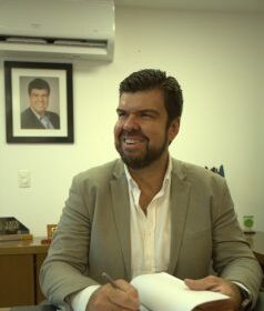 J3 News cita pesquisa realizada pela Paraná Pesquisas em Macaé.