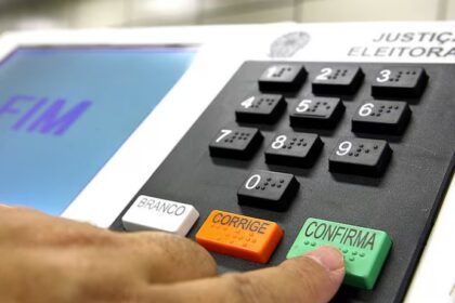 Notícias R7 cita pesquisa realiza pela Paraná Pesquisas em Barueri.