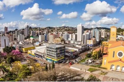 Revista Oeste cita pesquisa realizada pela Paraná Pesquisas em Pato Branco.