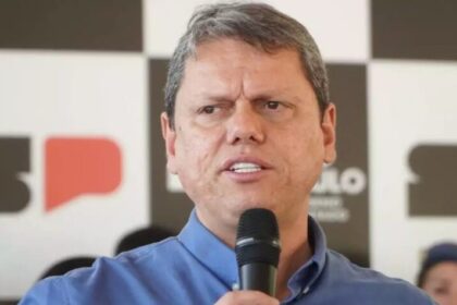 Diário do Poder cita pesquisa realizada pela Paraná Pesquisas em Santos.