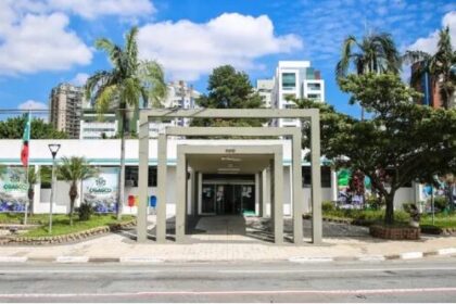 Band cita pesquisa realizada pela Paraná Pesquisas em Osasco.