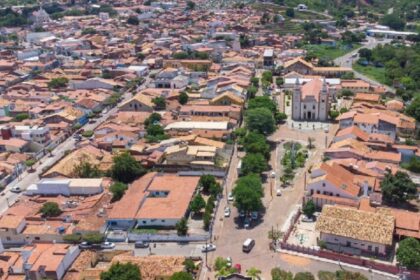 Badalo cita pesquisa realizada pela Paraná Pesquisas em Barbalha.