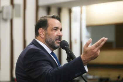 Política Livre cita pesquisa realizada pela Paraná Pesquisas em Salvador.