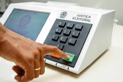 Tribuna de Itapira cita pesquisa realizada pela Paraná Pesquisas em Itapira.