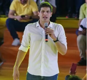 UOL Notícias cita pesquisa realizada pela Paraná Pesquisas em Recife.