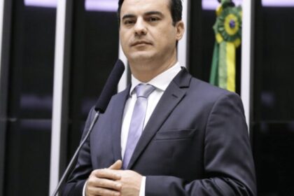 Poder 360 cita pesquisa realizada pela Paraná Pesquisas em Fortaleza.