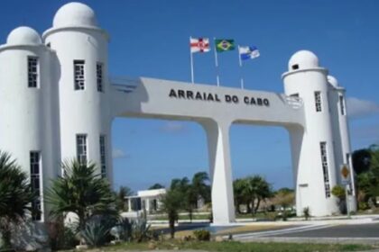 Band cita pesquisa realizada pela Paraná Pesquisas em Arraial do Cabo.