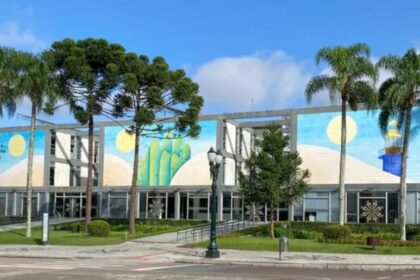 Metrópole Jornal cita pesquisa realizada pela Paraná Pesquisas em Curitiba.