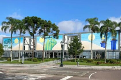 Band cita pesquisa realizada pela Paraná Pesquisas em Curitiba.