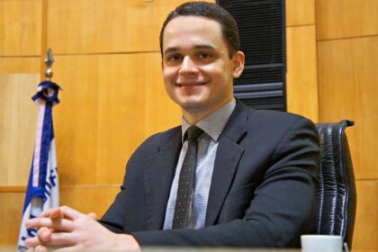 ES Brasil cita pesquisa realizada pela Paraná Pesquisas em Vitória.