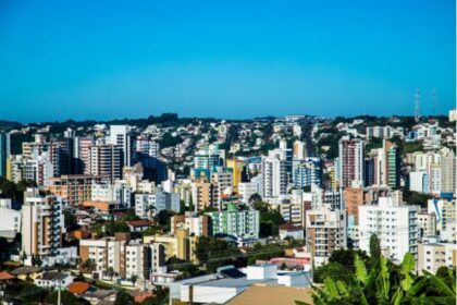 Jovem Pan cita pesquisa realizada pela Paraná Pesquisas em Pato Branco.