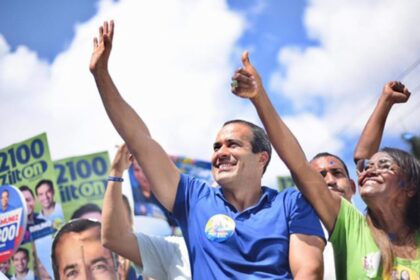 Política Livre cita pesquisa realizada pela Paraná Pesquisas em Salvador.