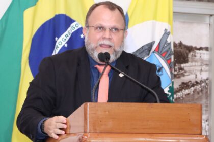 Jeso Carneiro cita pesquisa realizada pela Paraná Pesquisas em Santarém.