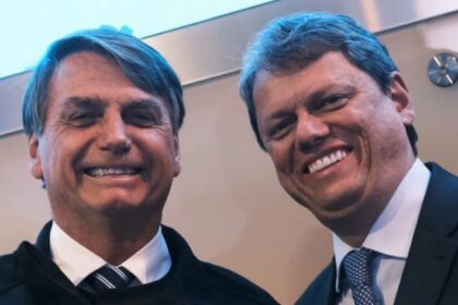 Conexão Política cita pesquisa realizada pela Paraná Pesquisas.