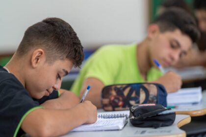 Jornal Extra Guarapuava cita pesquisa realizada pela Paraná Pesquisas.