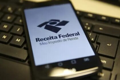 UOL Notícias cita pesquisas realizada pela Paraná Pesquisas.