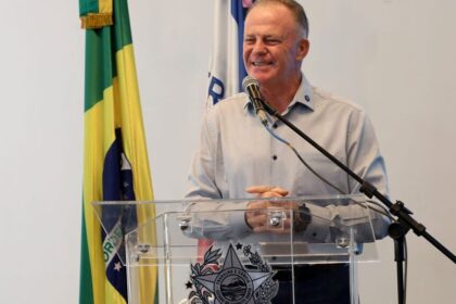 Blog do Elimar Côrtes cita pesquisa realizada pela Paraná Pesquisas.