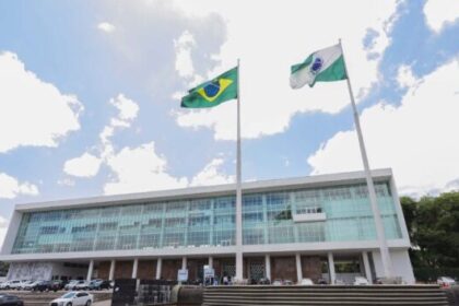 Gazeta do Povo cita pesquisa realizada pela Paraná Pesquisas no Estado do Paraná.