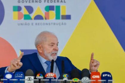 Veja cita pesquisa realizada pela Paraná Pesquisas.