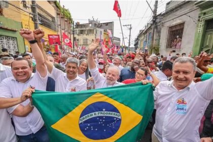 O Globo cita pesquisa realizada pela Paraná Pesquisas no Estado da Bahia.