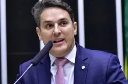 Imprensa Livre RS cita pesquisa realizada pela Paraná Pesquisas no Estado do Rio Grande do Sul.
