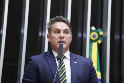 Comunica AM cita pesquisa realizada pela Paraná Pesquisas no Estado do Rio Grande do Sul.