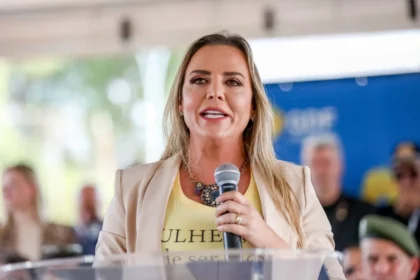 Gazeta do Povo cita pesquisa realizada pela Paraná Pesquisas no Distrito Federal.