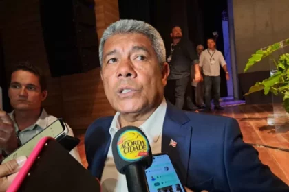 Acorda Cidade cita pesquisa realizada pela Paraná Pesquisas no Estado da Bahia.