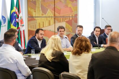 Prefeitura Municipal de Curitiba cita pesquisa realizada pela Paraná Pesquisas no Município de Curitiba.