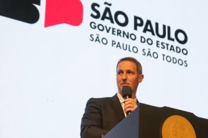 O Globo cita pesquisa realizada pela Paraná Pesquisas no Estado de São Paulo.