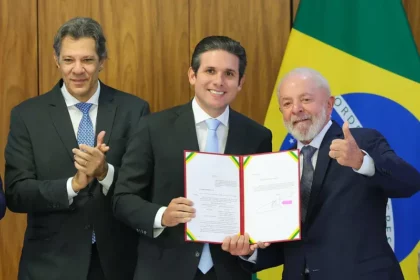 Gazeta do Povo cita pesquisa realizada pela Paraná Pesquisas.